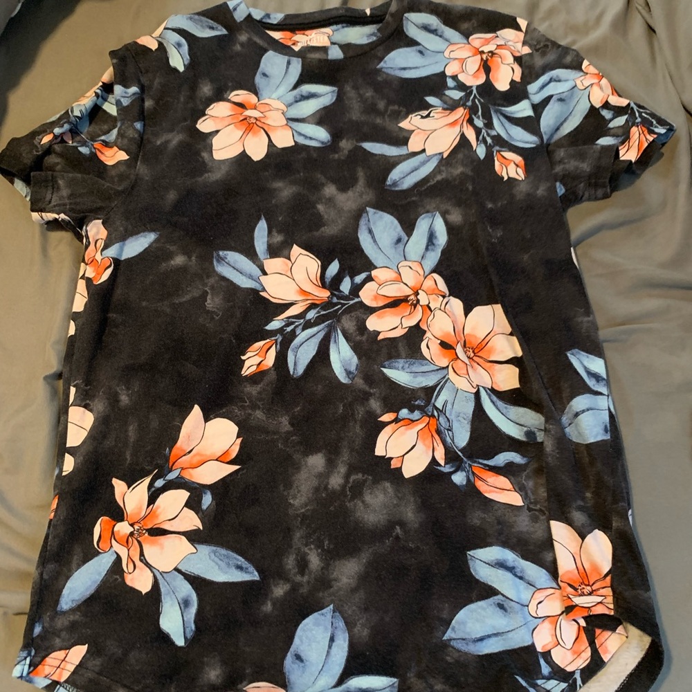 Holister curved hem t shirt